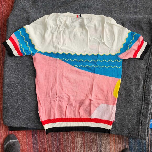 Kina and Tam beach scene top - SMALL - Picture 2 of 3